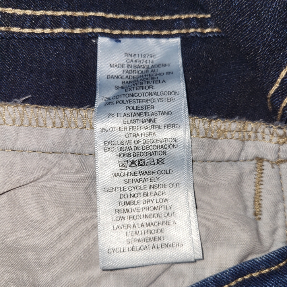 TRUE RELIGION Women's Relaxed Denim Trucker Hooded Jacket size M New Medium NWT - Picture 6 of 11